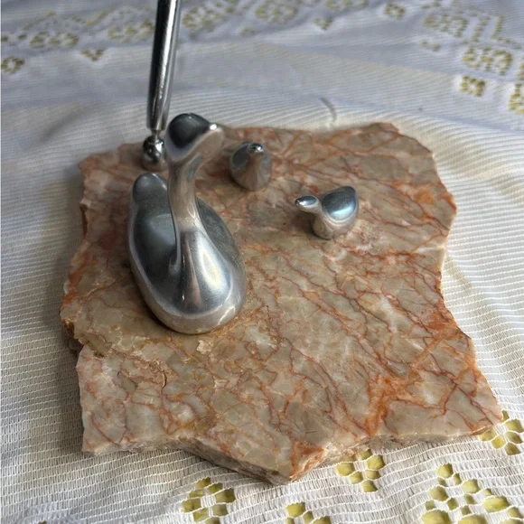 Vintage Hoselton Silver Duck Family Pen Holder - Picture 3 of 8